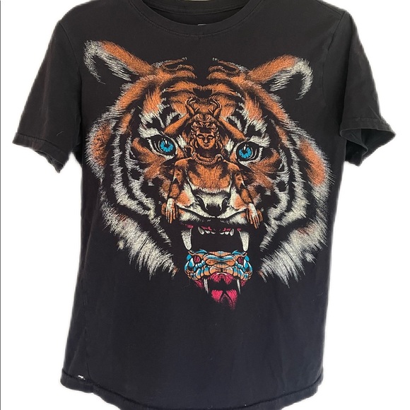 Larva Other - VINTAGE 90s T-shirt size small